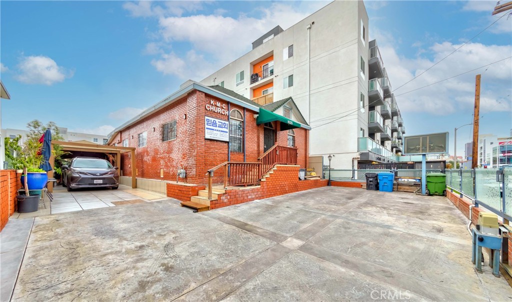 1025 S Catalina Street