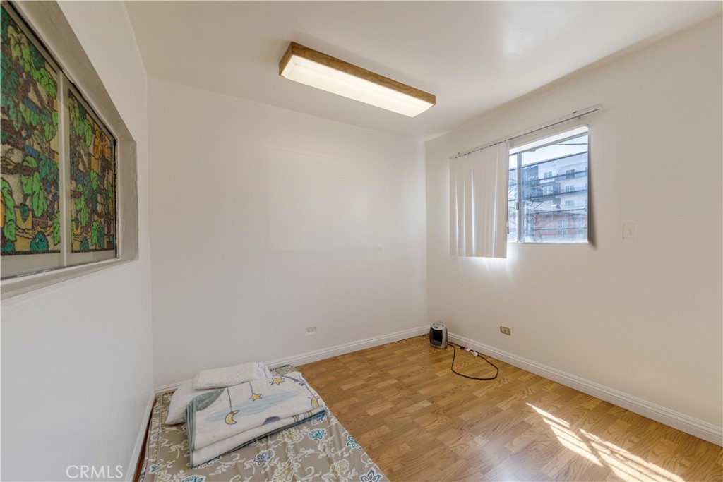 1025 S Catalina Street