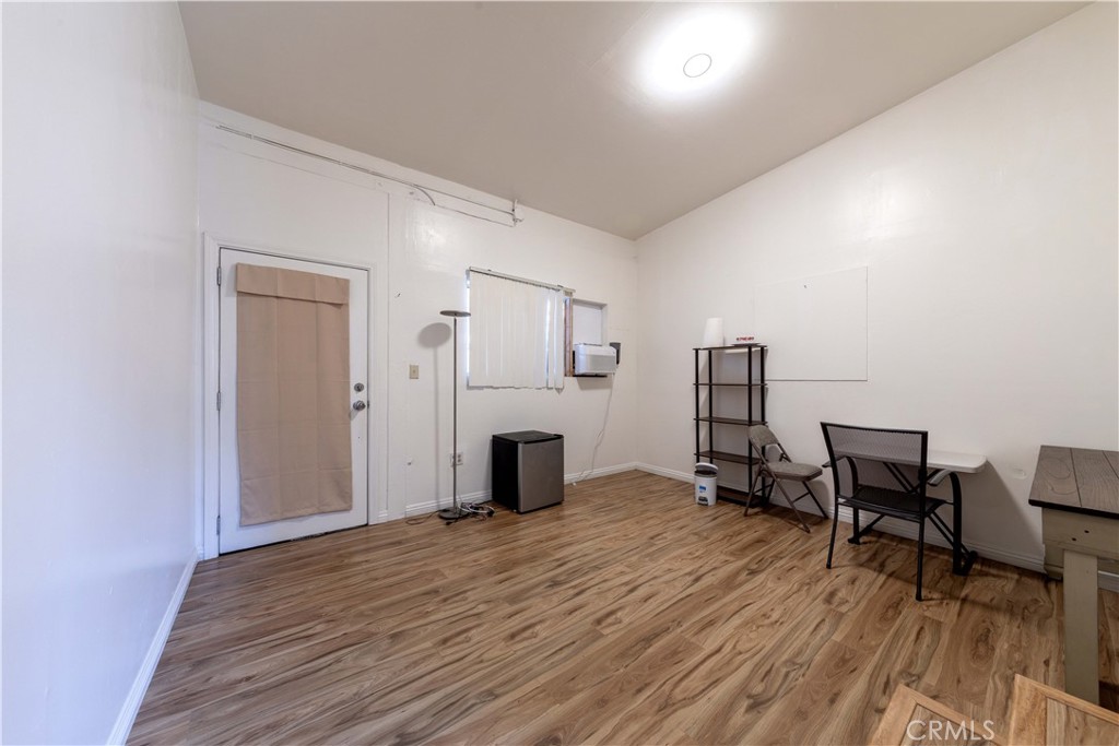 1025 S Catalina Street