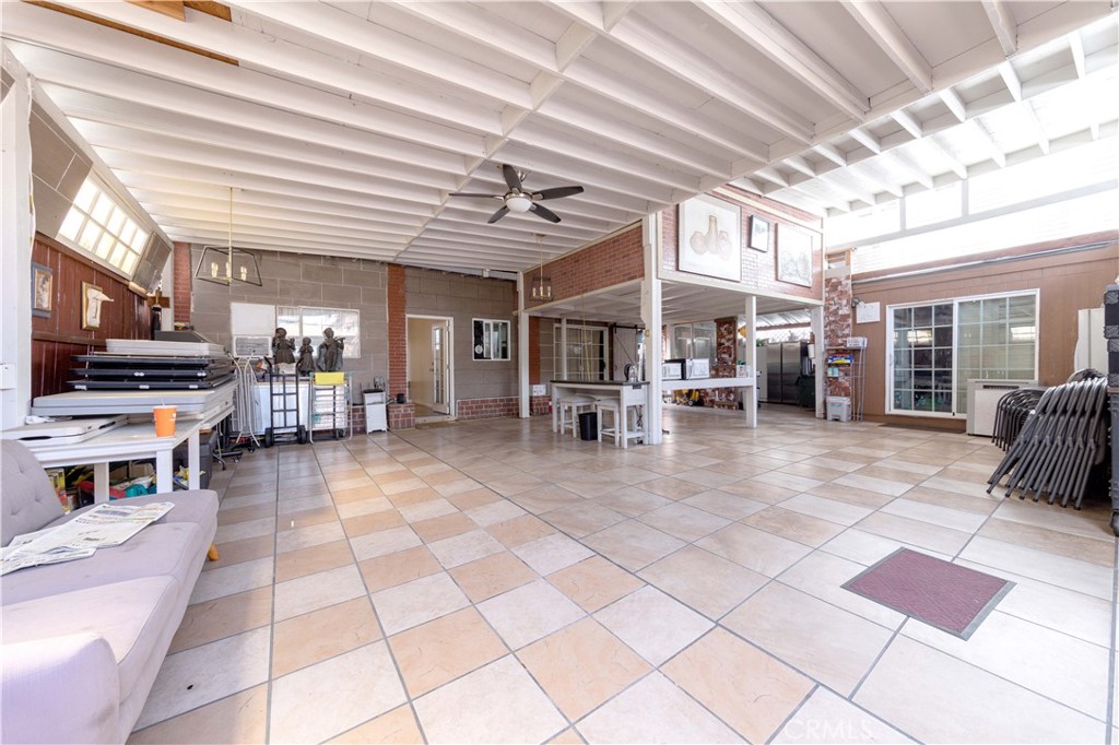 1025 S Catalina Street