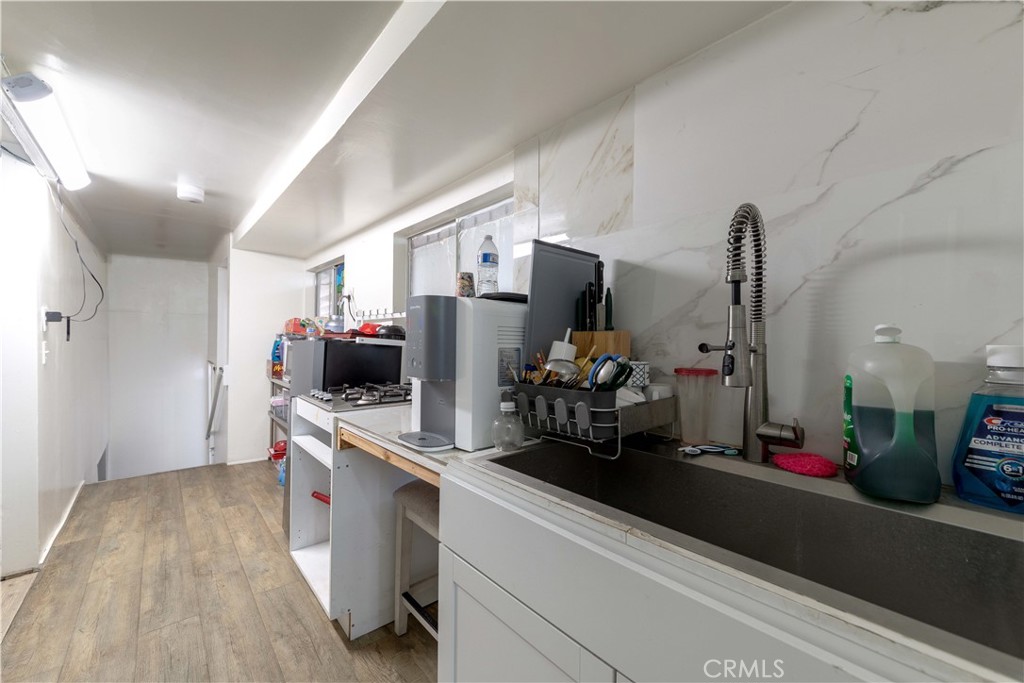 1025 S Catalina Street