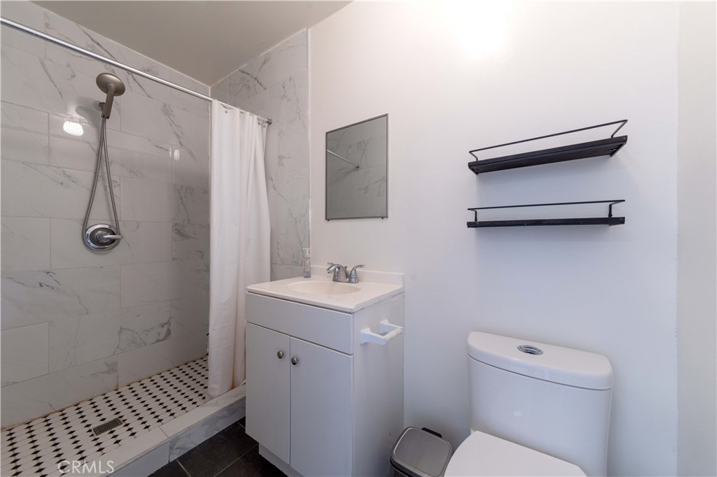 1025 S Catalina Street