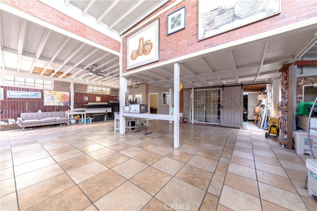 1025 S Catalina Street