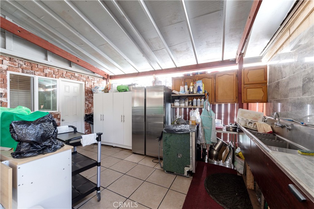 1025 S Catalina Street