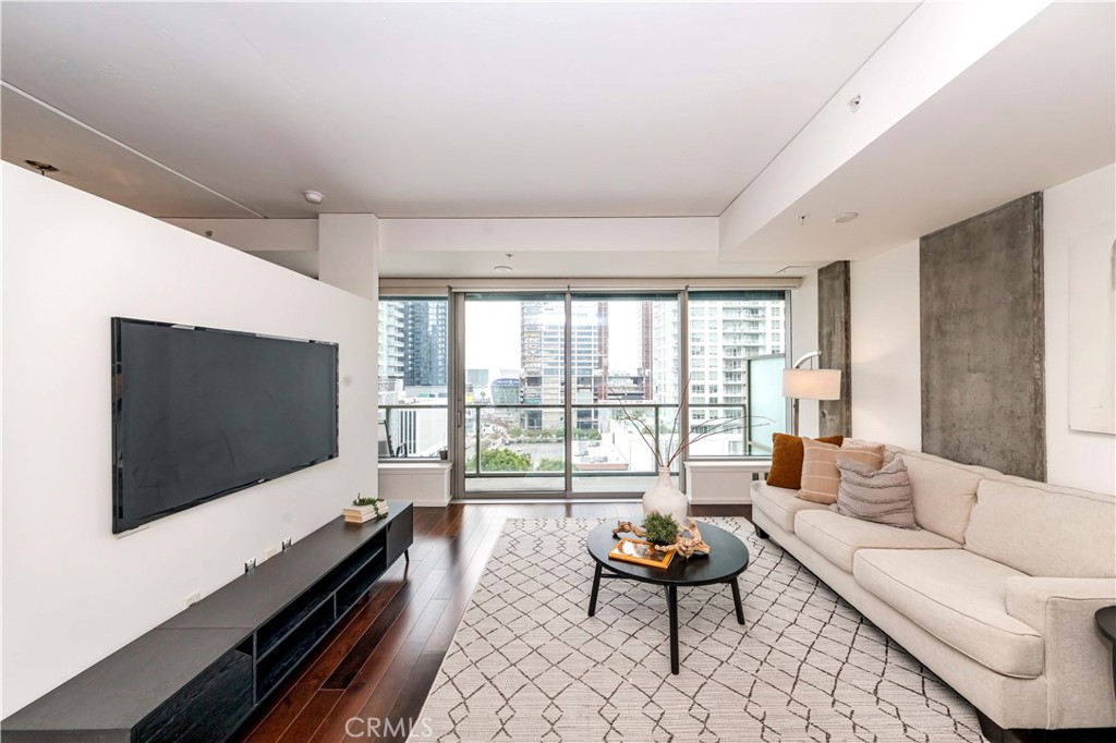 1155 S Grand Avenue 1008