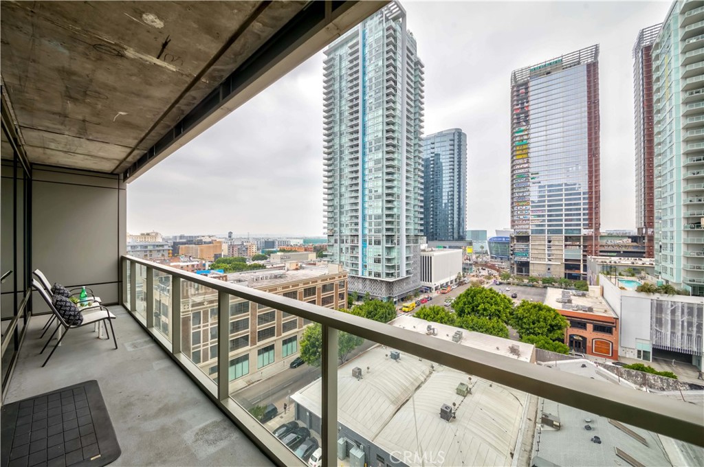 1155 S Grand Avenue 1008