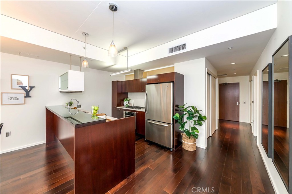 1155 S Grand Avenue 1008