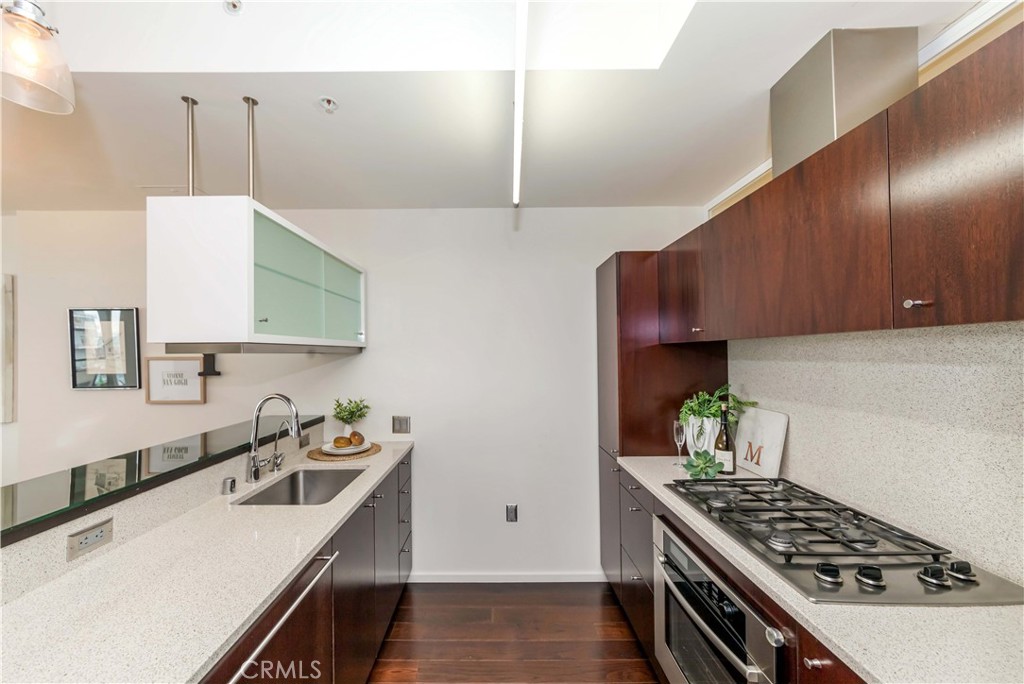 1155 S Grand Avenue 1008