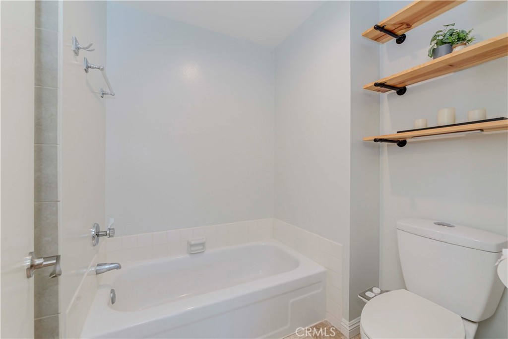 1755 Avenida Selva 60