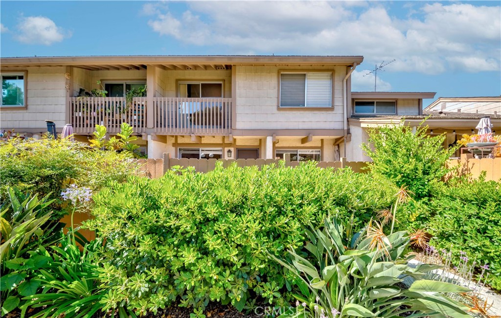 1755 Avenida Selva 60