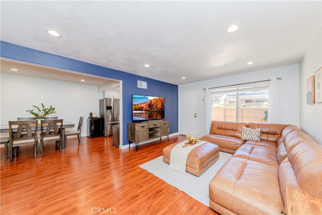 1755 Avenida Selva 60