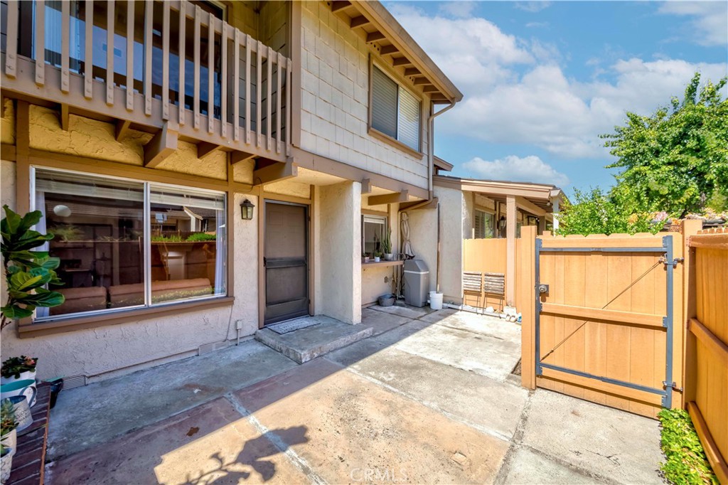 1755 Avenida Selva 60