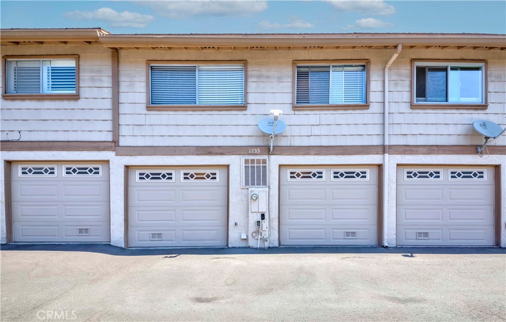 1755 Avenida Selva 60