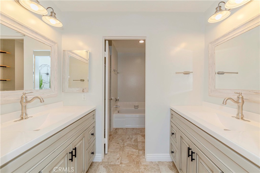 1755 Avenida Selva 60