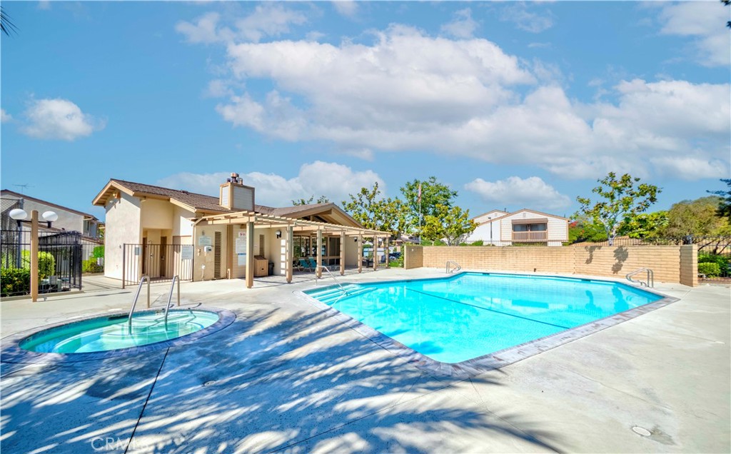 1755 Avenida Selva 60