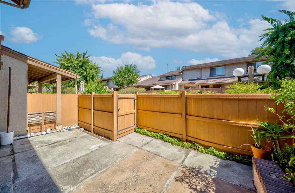 1755 Avenida Selva 60