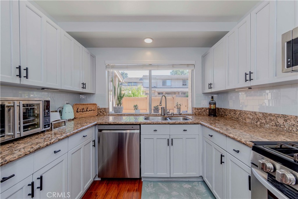 1755 Avenida Selva 60