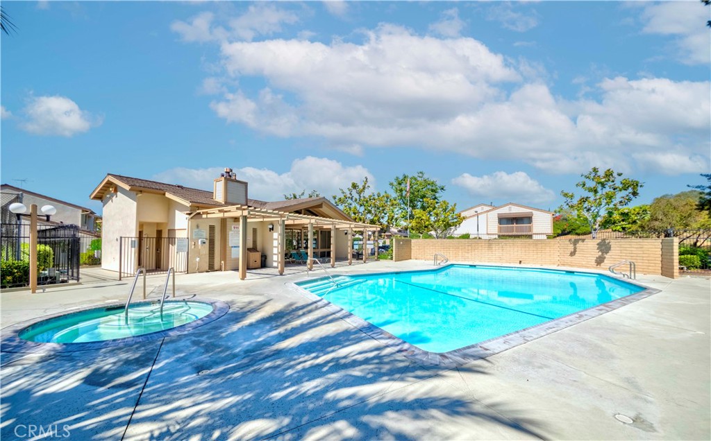 1755 Avenida Selva 60