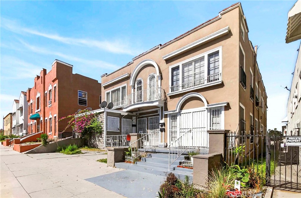 139 S Manhattan