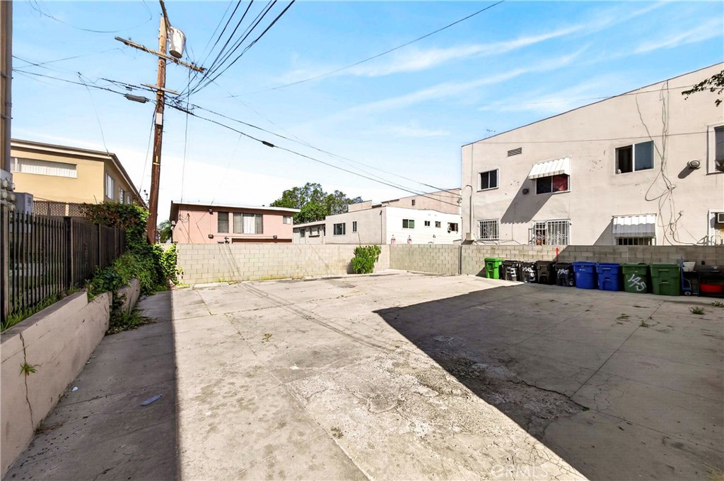 139 S Manhattan