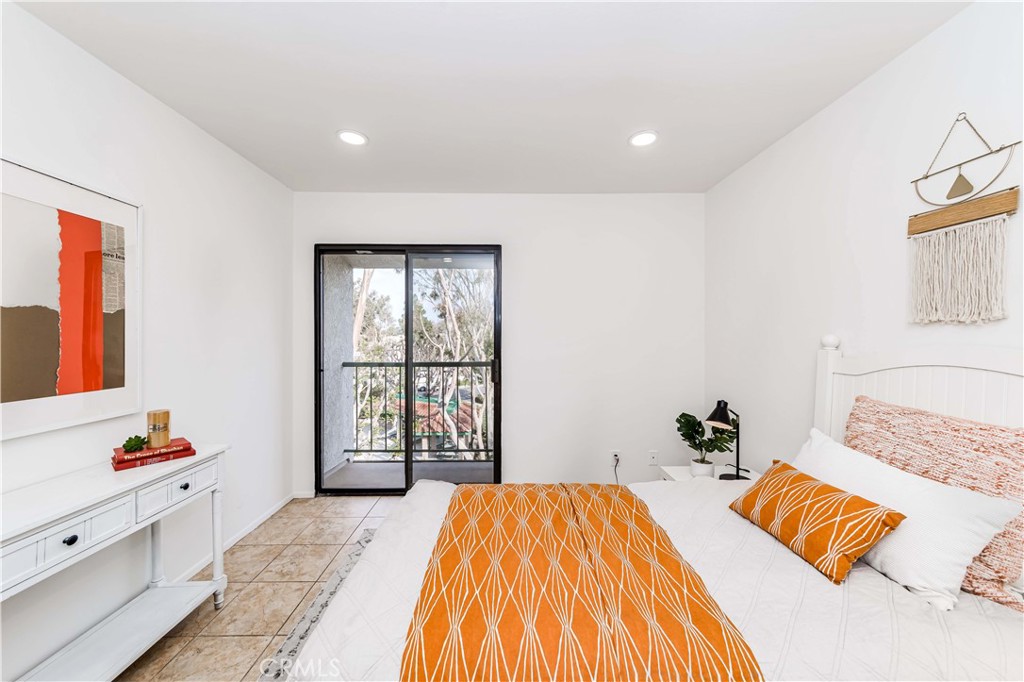 2301 Apricot