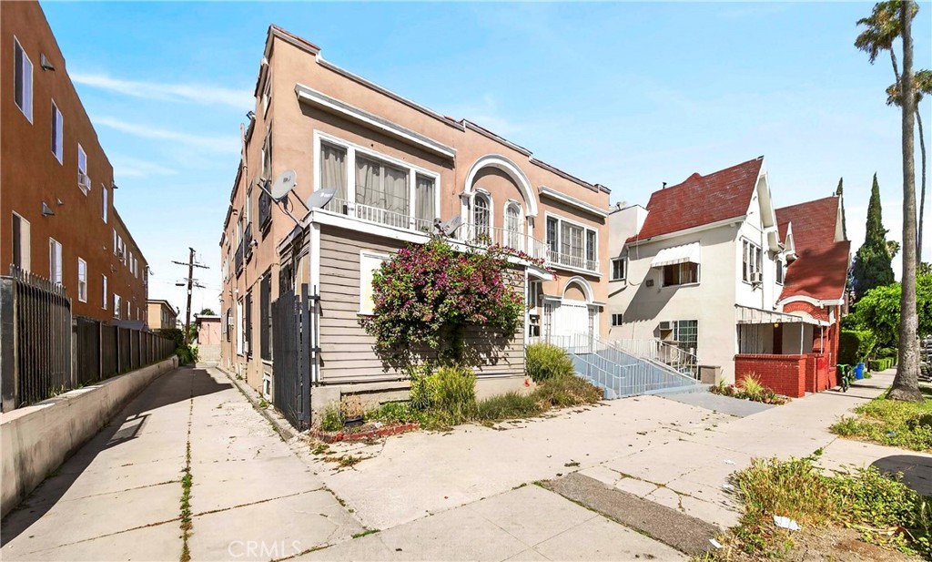 139 S Manhattan