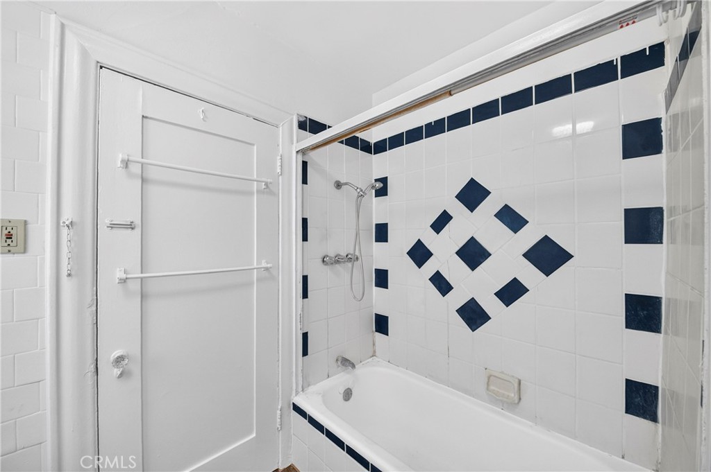 139 S Manhattan