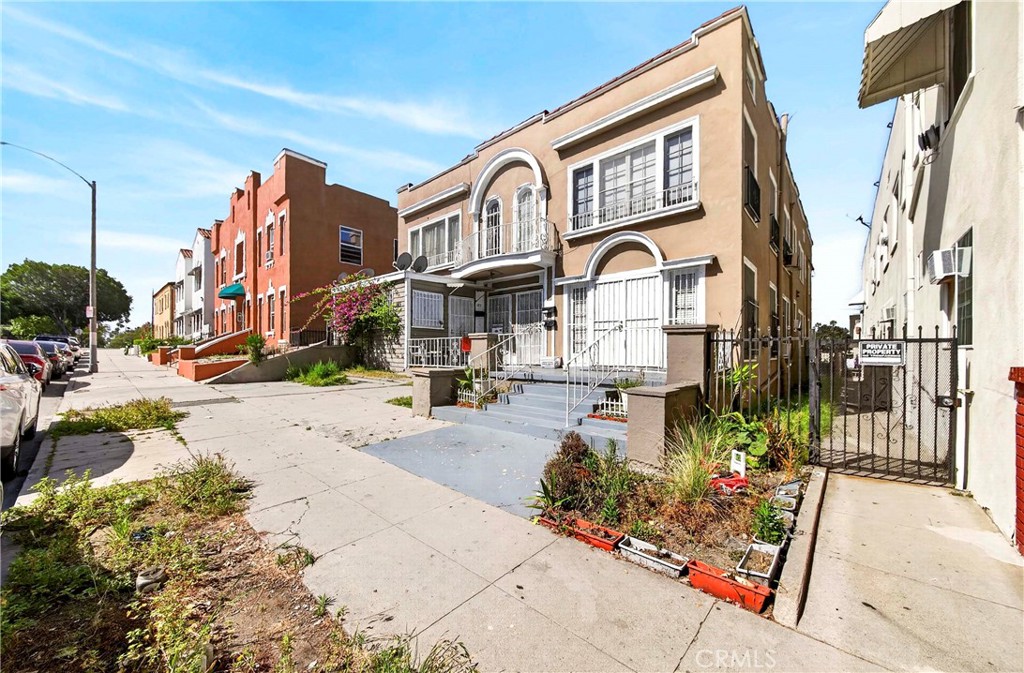 139 S Manhattan