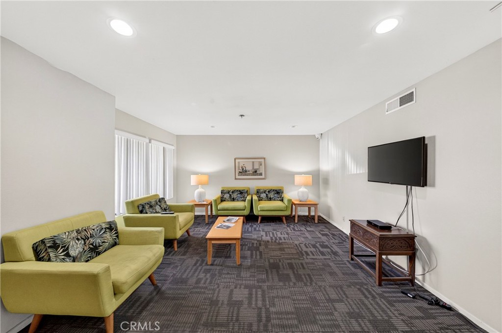351 N Ford Avenue 221