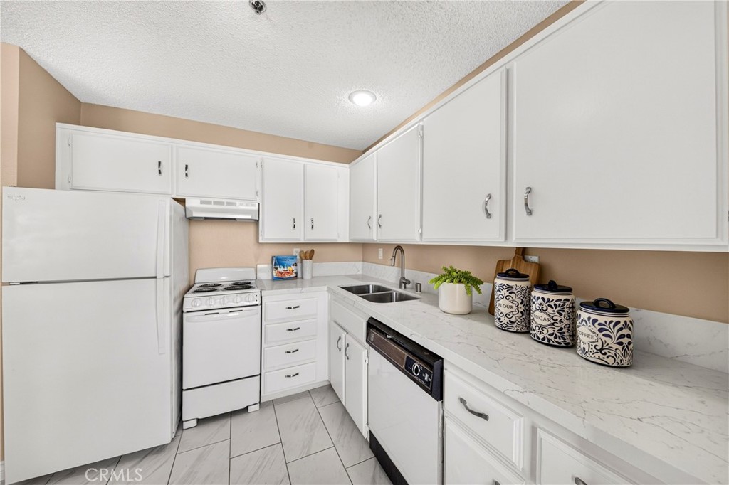 351 N Ford Avenue 221