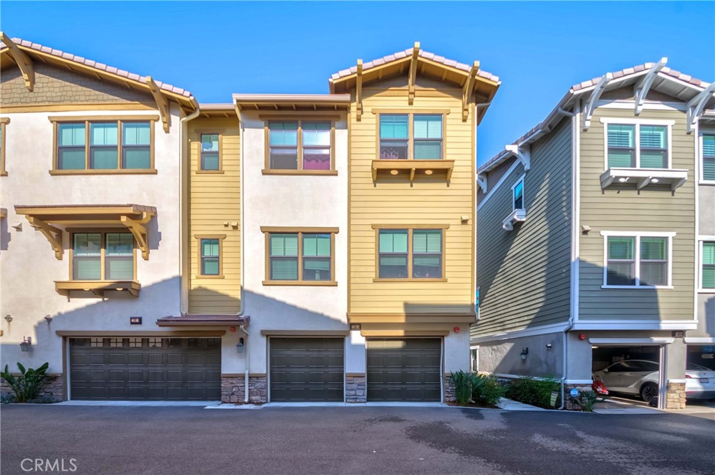 12520 Amesbury Circle