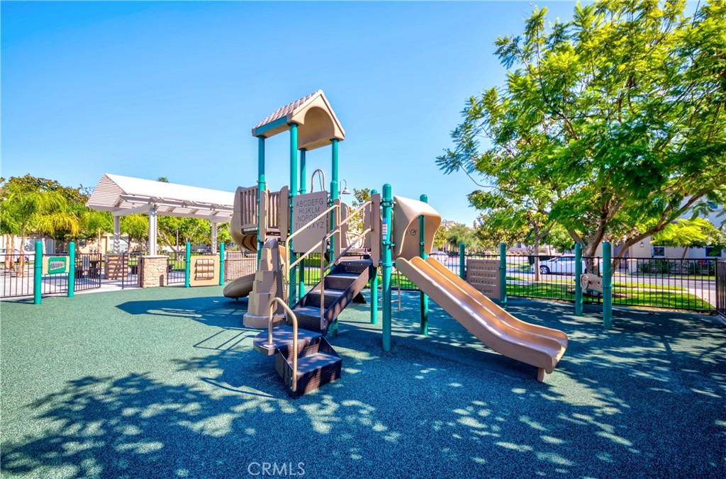 351 N Magnolia Avenue Unit: 4