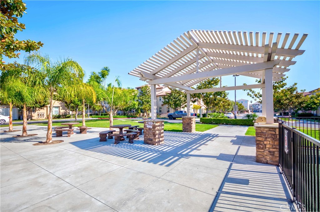 351 N Magnolia Avenue Unit: 4