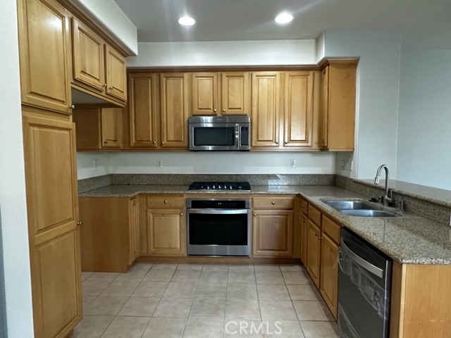 351 N Magnolia Avenue Unit: 4