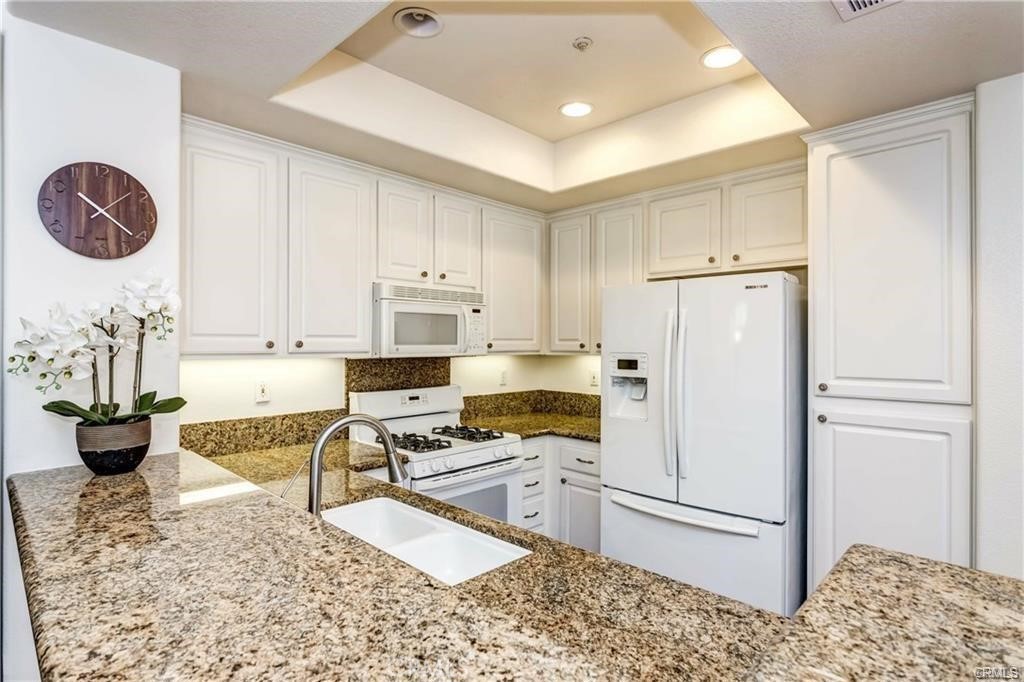 40 Leucadia Unit: 65