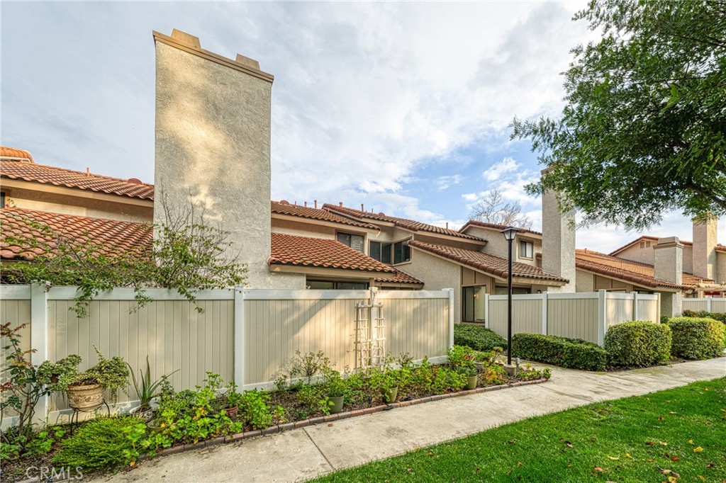 23070 Paseo De Terrado 4
