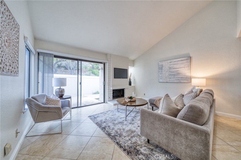 23070 Paseo De Terrado 4
