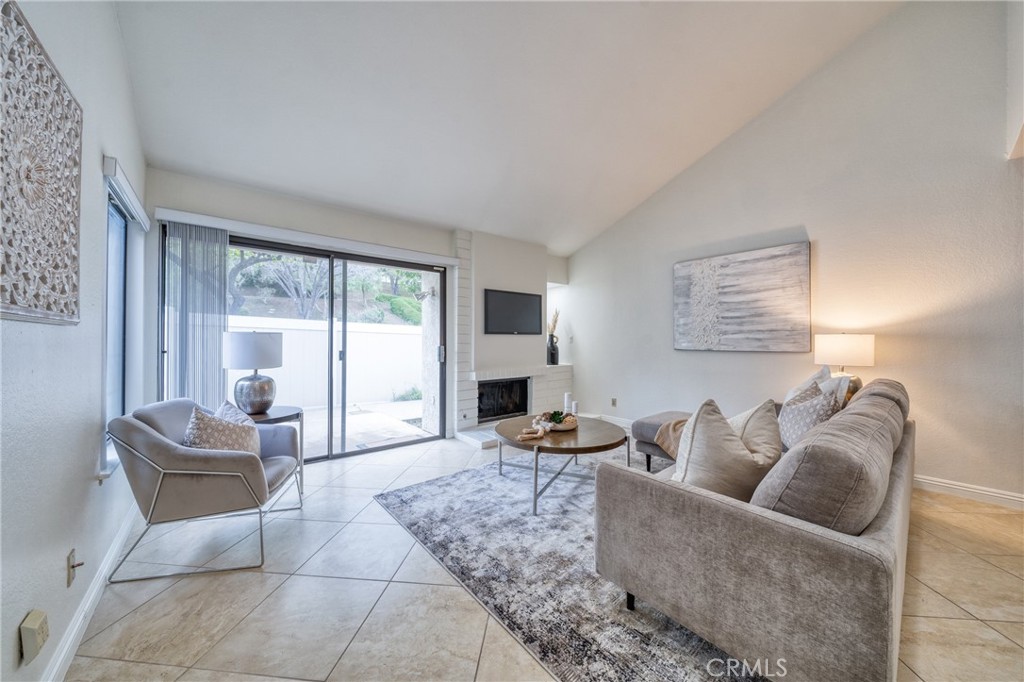 23070 Paseo De Terrado 4