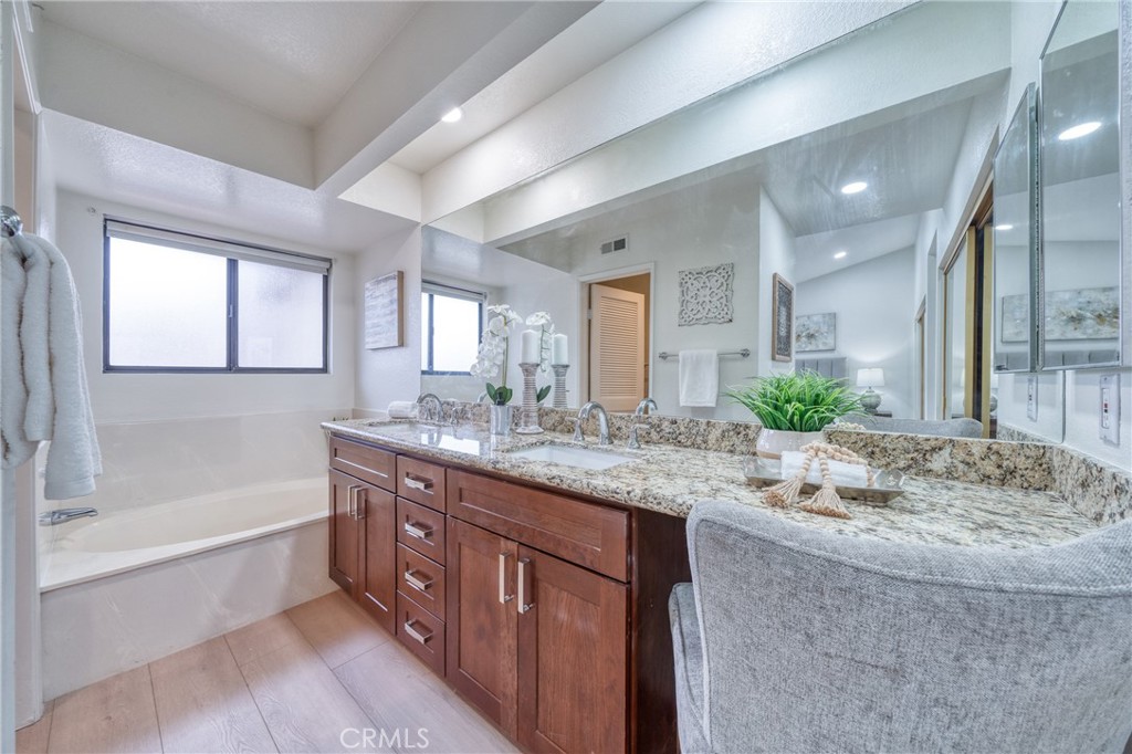 23070 Paseo De Terrado 4