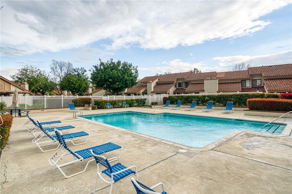 23070 Paseo De Terrado 4