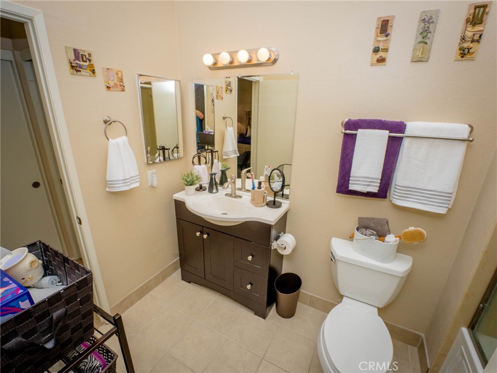 1675 W Lambert Road H (20) Unit: H  (20)