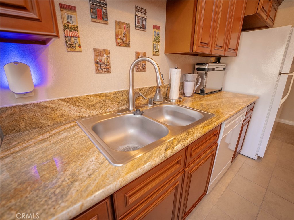 1675 W Lambert Road H (20) Unit: H  (20)