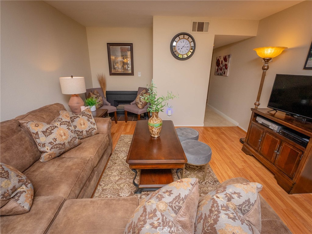 1675 W Lambert Road H (20) Unit: H  (20)