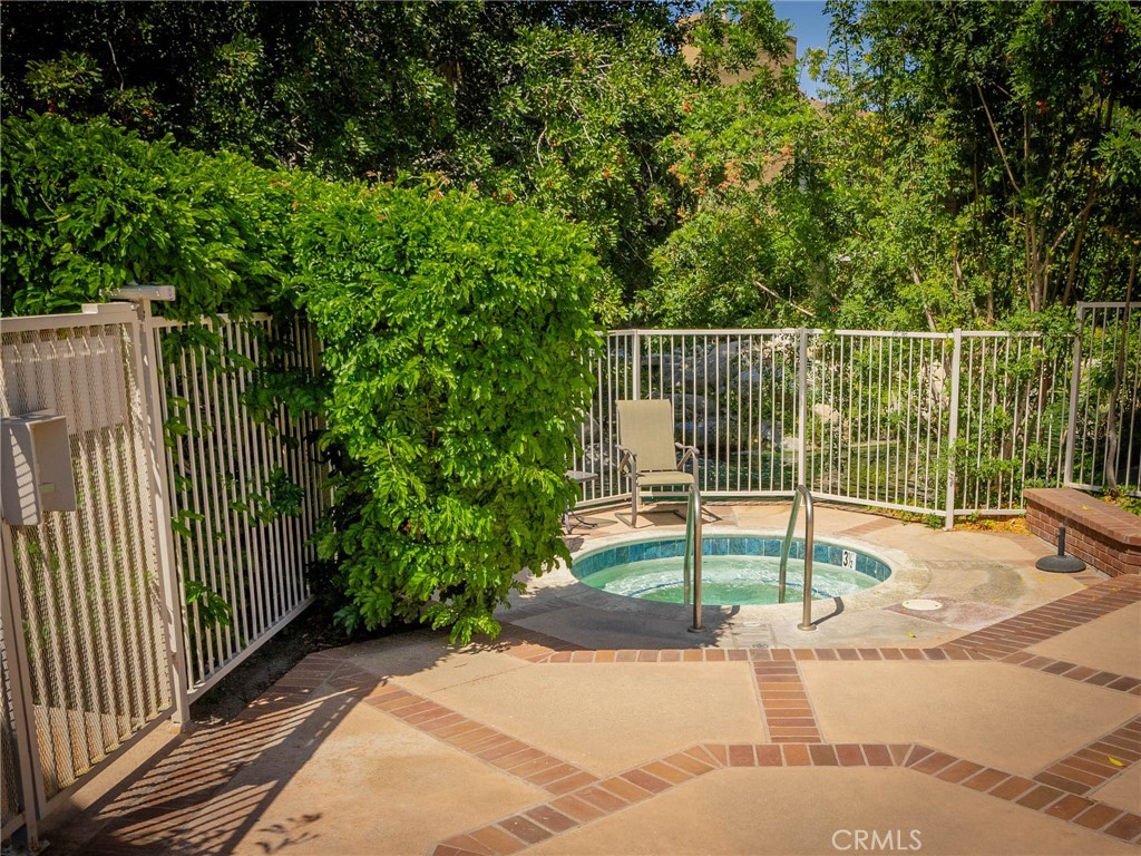1675 W Lambert Road H (20) Unit: H  (20)