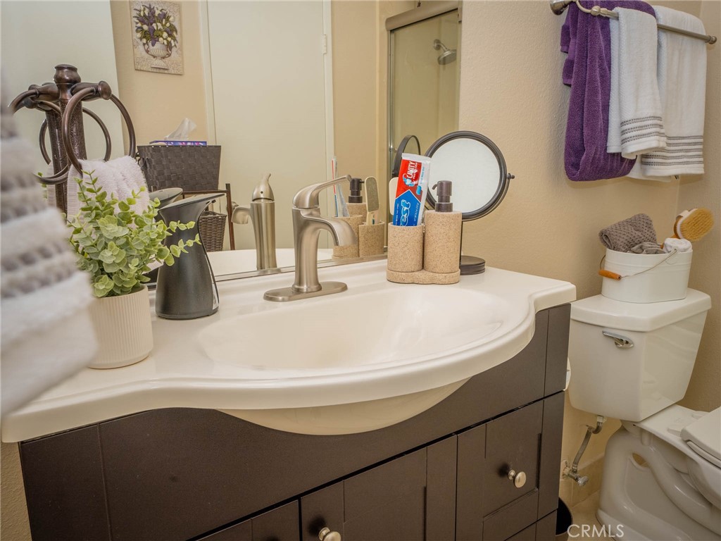 1675 W Lambert Road H (20) Unit: H  (20)