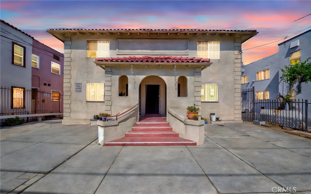 2861 San Marino Street