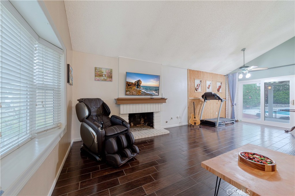 2715 Virginia Way