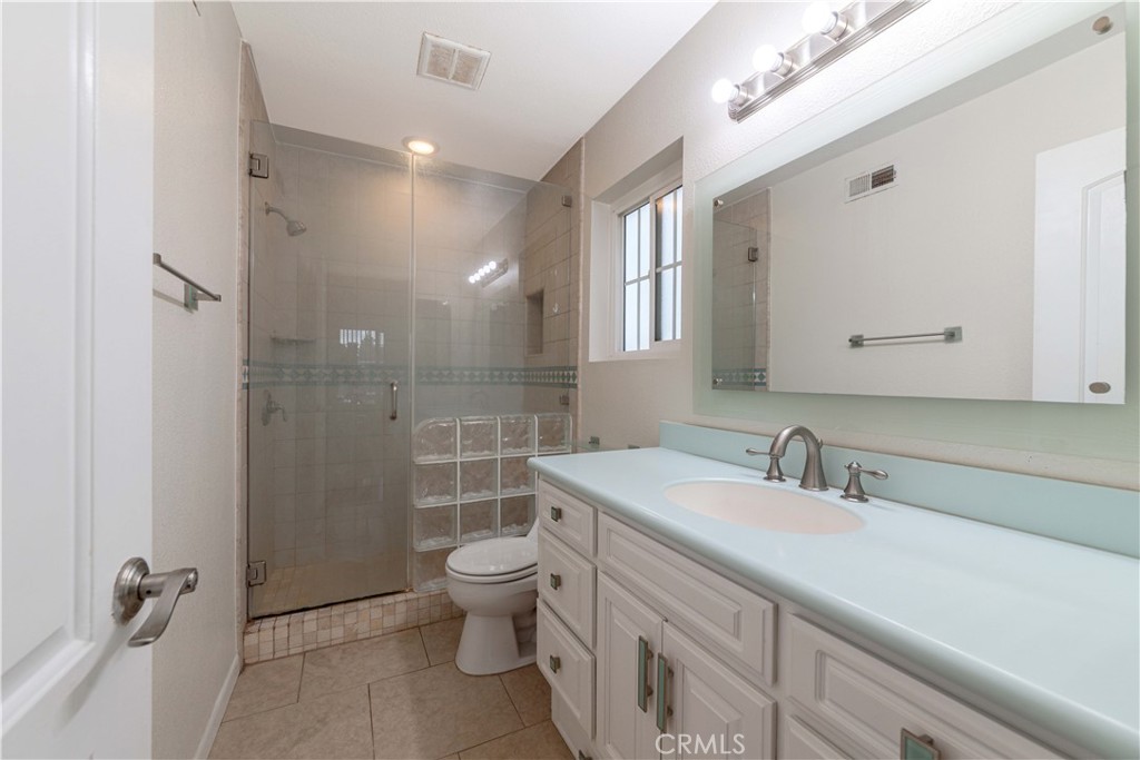 2715 Virginia Way