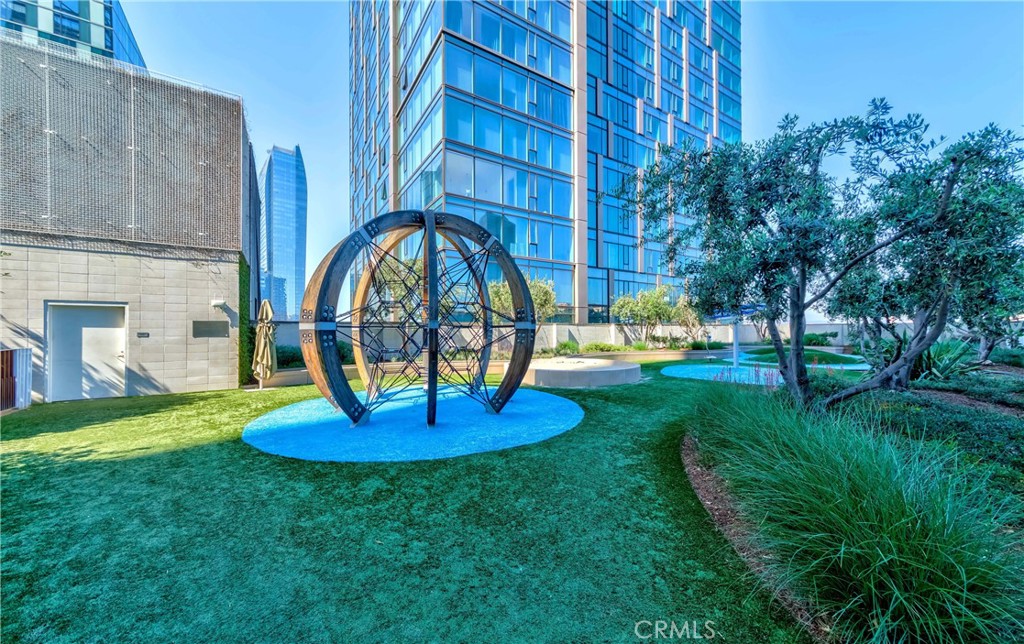 877 Francisco Street 4211