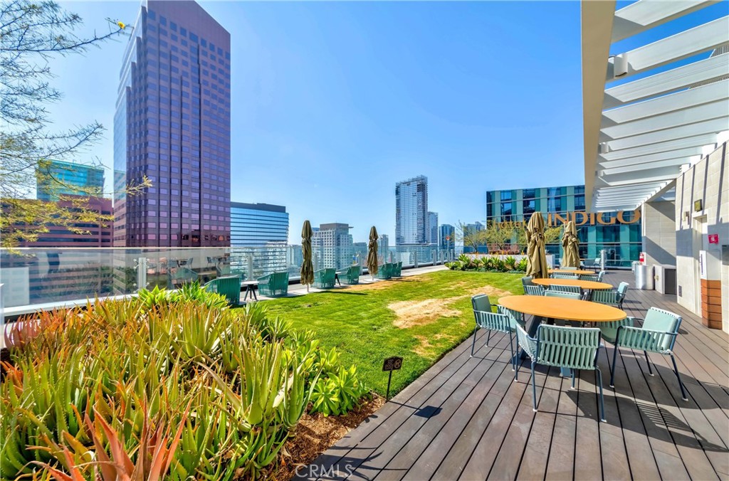 877 Francisco Street 4211
